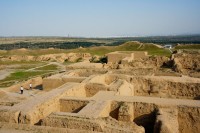 Dupa micul dejun, va veti deplasa pentru a vizita Fortareata Nissa – sanctuarul regilor parti.