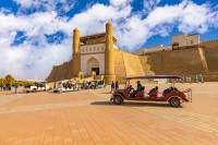 Citadela Ark, Minaretul si Moscheea Kalyan, medresa Miri Arab, cupola Toki Zargaron, medresele Ulughbek si Abdullazizkhan, zona Toki Telpak Furushon...