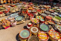 De asemenea, veti explora animata Piata Chorsu, unde localnicii cumpara produse proaspete, condimente, fructe uscate si articole traditionale.