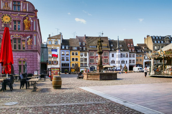 Transfer in orasul Mulhouse pentru un tur de oras.