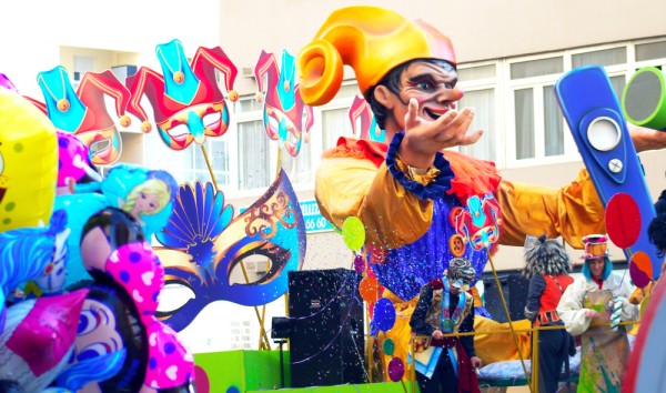 .  Un oras mic, cu un farmec aparte, Cadiz este cuprins de petreceri stradale, muzica ce rasuna la fiecare colt de strada si voie buna.