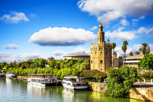 Andaluzia Sevilia Turnul de Aur Rau Guadalquivir