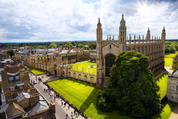 Orasul este cunoscut in special pentru Universitatea Cambridge, a doua ca vechime din Anglia dupa Oxford.