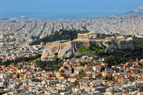 Pornim intr-un tur panoramic de oras Atena