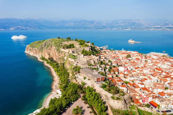 Timp liber la dispozitie in Atena sau optional Excursie in Peloponez cu pranz inclus.