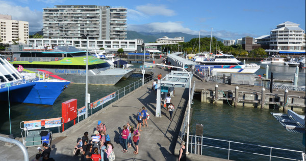 Bine ati venit in Cairns–considerata a fi cea mai buna locatie de unde vom vizita in ziua urmatoarea una dintre cele mai mari atractii ale Australiei, dar si din lume, Marea Bariera de Corali.