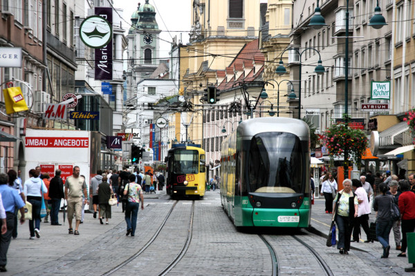 Linz centrul vechi, zona de shopping Landstrasse