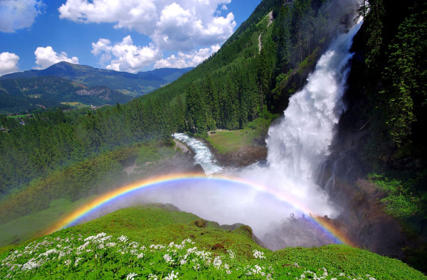 Popas pentru vizitarea celei mai mari cascade din Europa, situata in inima Parcului National „Hohe Tauern” cu o cadere de la 1.470m pana la 1.090m.