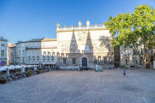 Avignon Piata Palatului Papal Old Mint