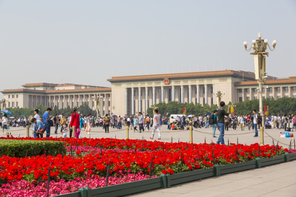 Incepem astazi turul Beijing-ului cu vizitarea celebrei Piete Tiananmen-cea mai mare piata din lume-inima orasului Beijing si a puterii politice chineze