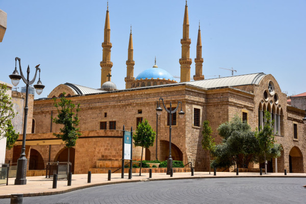 Vom vedea  monumente istorice si culturale, cum ar fi Moscheea Mohammed Al-Amin,