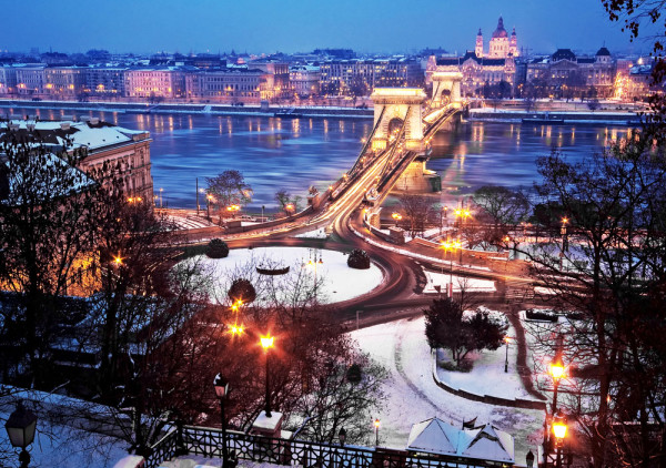 Ca in fiecare an, va invitam sa vizitati minunata Piata de Craciun de la Budapesta !