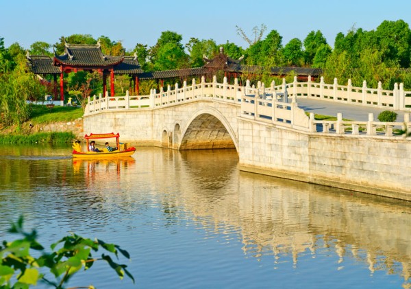 Zi libera la dispozitie in Shanghai sau, optional, Excursie la Suzhou
