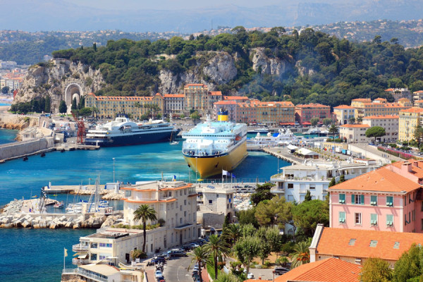 Timp liber la dispozitie pentru plimbari, shopping sau relaxare pe Coasta de Azur.