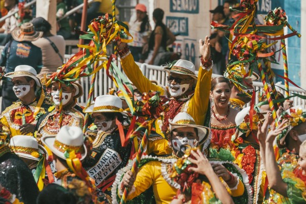 Azi va invitam sa va bucurati de “Batalia Florilor”!