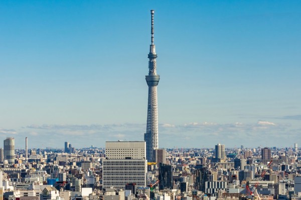 Continuam ziua cu vizitarea celei mai inalte cladiri din Japonia – Tokyo Skytree, pentru a ne bucura de vederea panoramica asupra orasului.