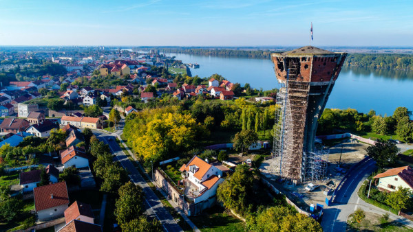 De aici plecam spre Dunare si vom poposi la Vukovar, orasul in care s-a desfasurat cea mai mare batalie din Europa dupa cel de-Al Doilea Razboi Mondial.