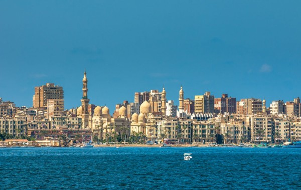 Dimineata vom ancora in Egipt, la Alexandria, pe coasta africana a Mediteranei.