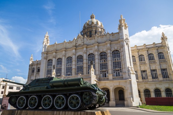 Vizitam Muzeul Revolutiei, aflat in fostul Palat Prezidential