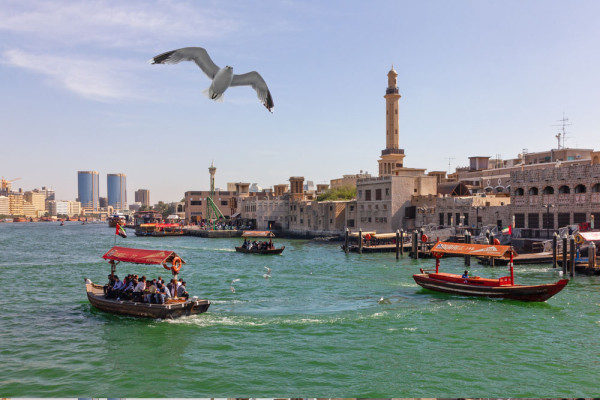 Vom porni intr-un Tur de oras al vechiului Dubai cu ghid local de limba romana.