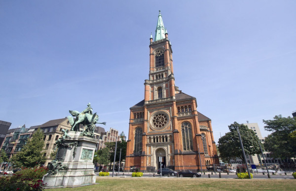 Dusseldorf Biserica Johannes, Dusseldorf Piata Martin Luther