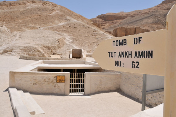 Mormantul lui Tutankhamon este singurul care a fost descoperit intact.