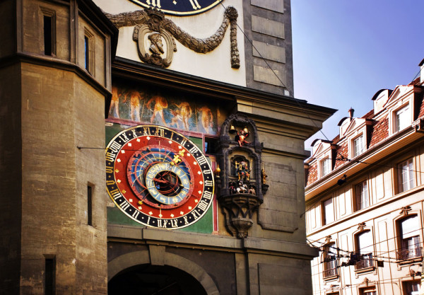 Orasul istoric, Catedrala, Parlamentul, Orologiul astronomic si Turnul cu ceas. Timp liber la dispozitie in Berna.
