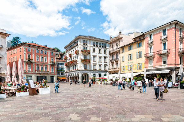 Lugano centru istoric Piazza Riforma