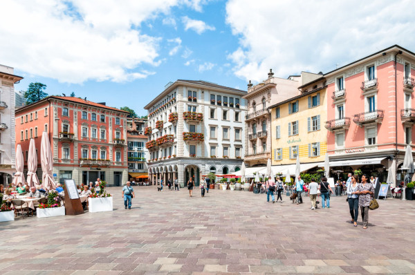 Tur pietonal cu insotitorul de grup si timp liber la dispozitie in Lugano.