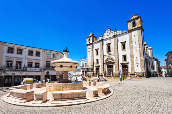 Vom vizita Vechea Catedrala–unde flamurile lui Vasco da Gama au fost binecuvantate in 1497
