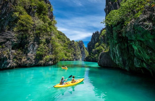 Timp liber la dispozitie sa explorati pe cont propriu acest paradis tropical. Puteti inchiria un kayak si sa navigati catre diferitele plaje din apropiere.
