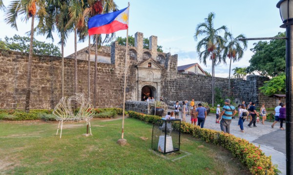 De aici ne indreptam catre Fortul San Pedro, un al moment ce dainuie de secole, marturie a colonialismului spaniol in Filipine.