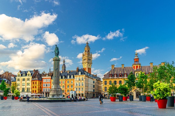 Renumit pentru prietenia locuitorilor sai, Lille uimeste vizitatorii cu clopotnitele sale inalte, colectia de arta de la Palais des Beaux-Arts