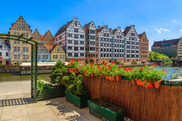 Dimineata vizitam Gdansk cu ghid local si vom descoperi centrul istoric, restaurat dupa razboi, cu bijuteriile sale arhitectonice