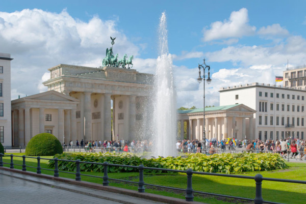 Berliner Rathaus, Unter den Linden, Poarta Brandenburg, Reichstag, Berliner Dom, Palatul Charlottenburg etc.