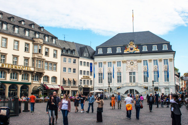 sau Basilica din Bonn, una dintre cele mai vechi biserici din Germania, construita intre Sec XI–XIII.