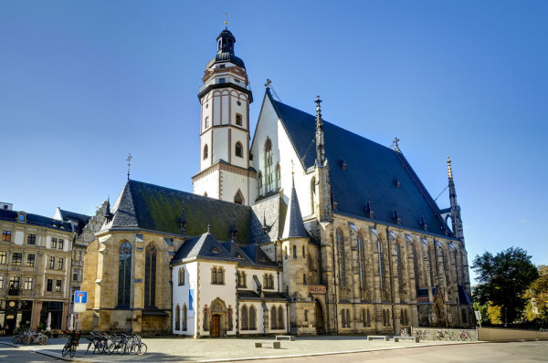 Incepem ziua cu un tur de oras Leipzig in cadrul caruia vedem Universitatea din Leipzig, Monumentul Bataliei Natiunilor - dedicat victoriei impotriva armatei lui Napoleon, frumoasa Biserica Sf. Thomas