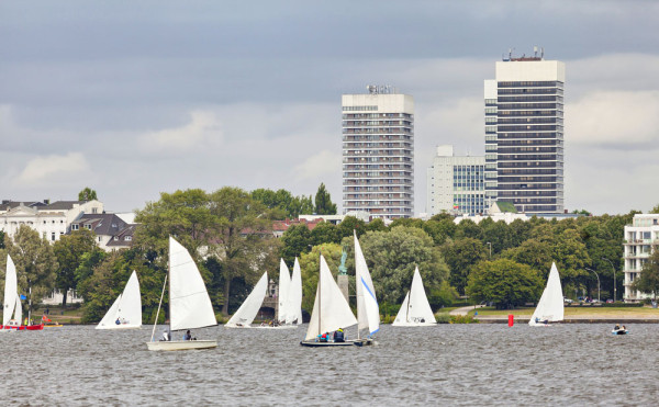 Hamburg sailing pe Lacul Outer Alster