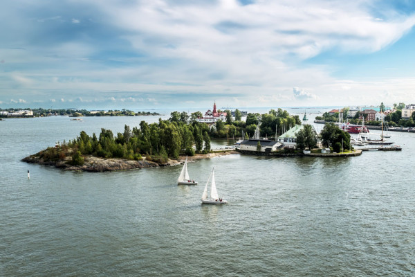 Helsinki Fortareata Maritima Suomenlinna, aflata pe o insula in portul Helsinki