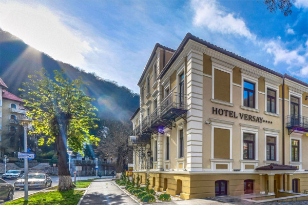 Baile Herculane-Hotel Versay