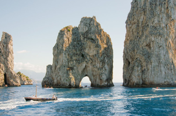 Insula Capri stancile Faraglioni