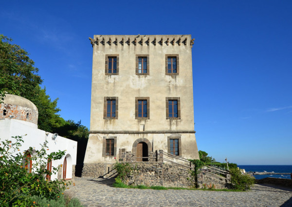 Insula Ischia Turnul Michelangelo