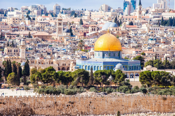 Optional puteti alege o excursie de o zi la Ierusalim - Orasul Sfant, unde se intalnesc cele trei mari religii monoteiste