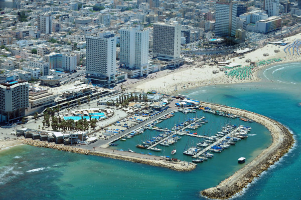 Calatoria in Tara Sfanta ne poarta in aceasta zi pana in Tel Aviv, unde ne vom bucura de un tur panoramic al orasului Tel Aviv