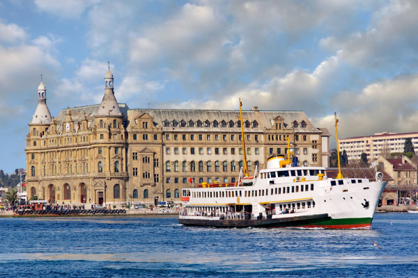 Timp liber la dispozitie sau optional, Croaziera pe Bosfor si vizita Palatul Dolmabahce.