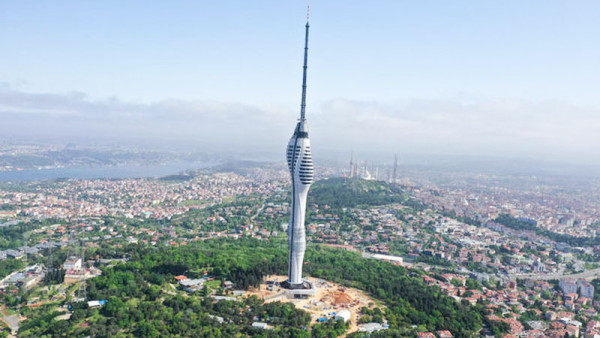 Vom vizita apoi Turnul TV Çamlıca a carui constructie a inceput in 2016. Cu o inaltime de 365 m acesta a devenit noul reper al Istanbului dar si cea mai inalta structura din Europa.