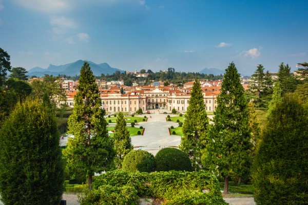 A doua oprire a zilei va fi la Varese–un incantator orasel situat in apropiere de Milano, bogat in capodopere artistice si naturale.