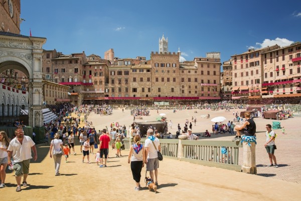 Prima oprire o vom face in Siena, unul dintre cele mai captivante orase ale Italiei