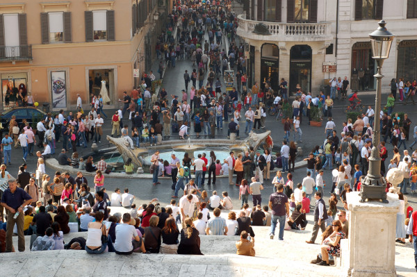 . Timp liber pentru shopping. Roma este un loc excelent pentru cumparaturi, cu magazine impanzite in tot orasul.