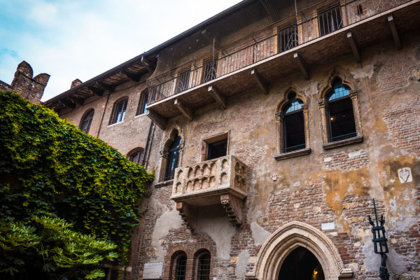 Verona Palazzo Capuleti, Verona Balconul Julietei